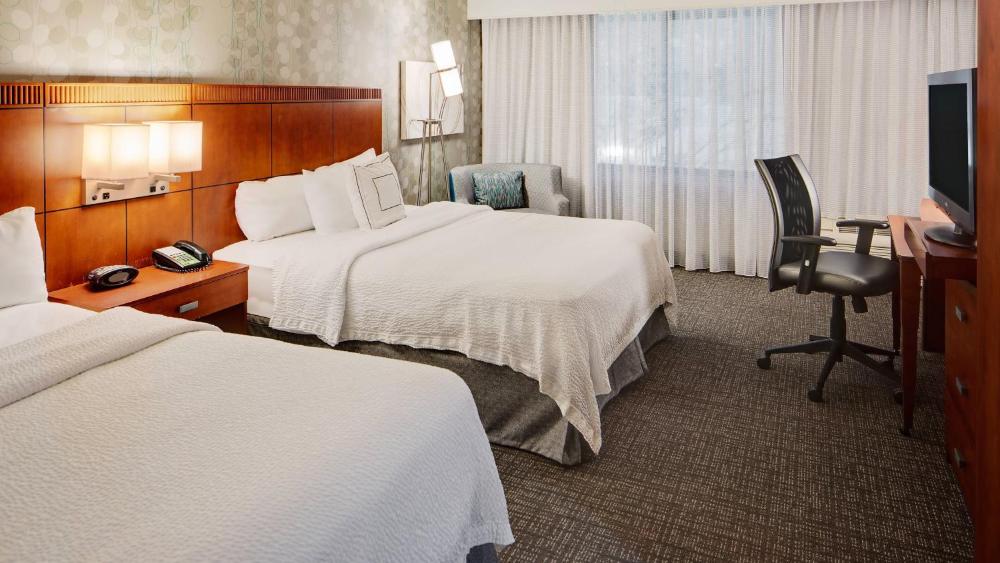 Standard Queen Room with Two Queen Beds interior